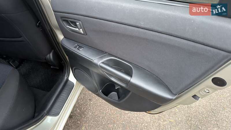 Хэтчбек Mazda 3 2004 в Киеве