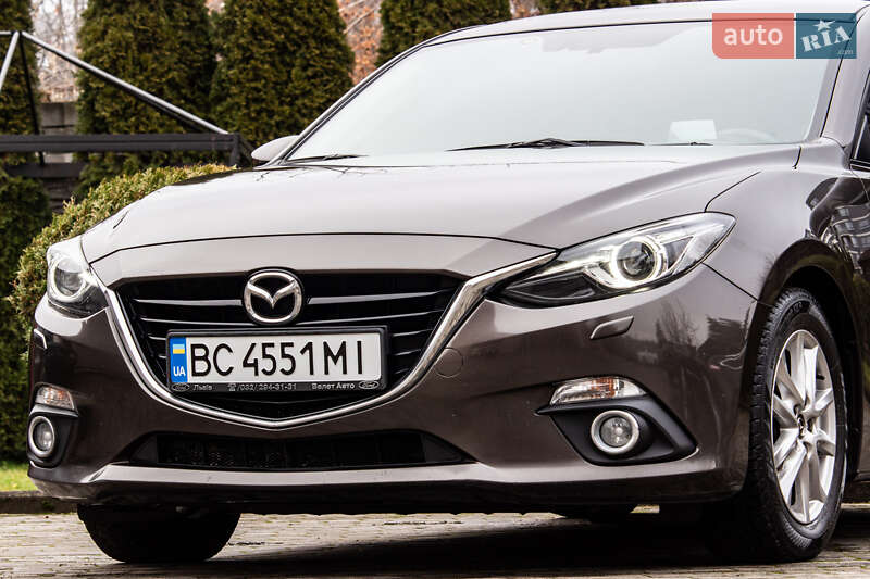 Седан Mazda 3 2015 в Львове