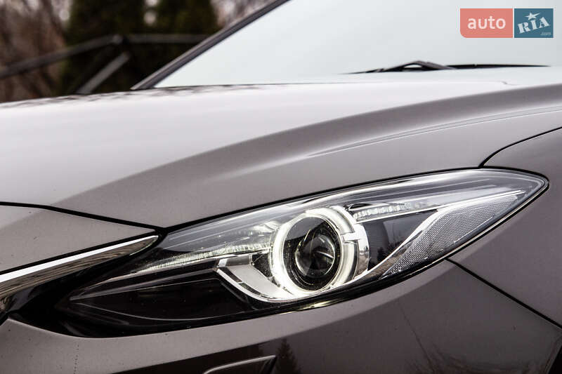 Седан Mazda 3 2015 в Львове
