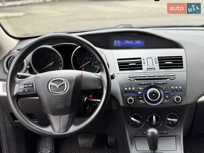 Седан Mazda 3 2012 в Киеве