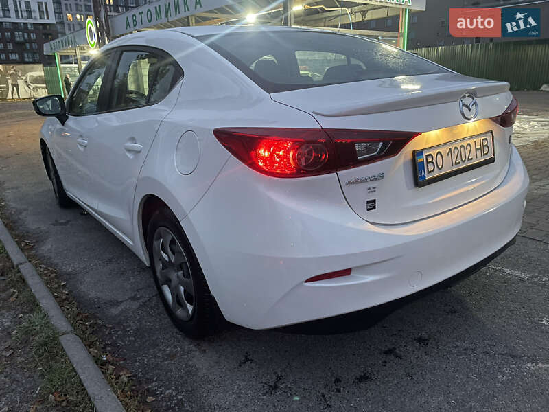 Седан Mazda 3 2015 в Киеве