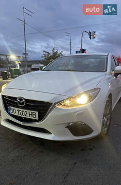 Седан Mazda 3 2015 в Киеве