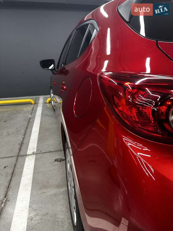 Хетчбек Mazda 3 2015 в Києві