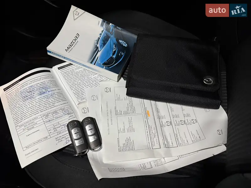 Седан Mazda 3 2014 в Києві документ 2 фото Седан Mazda 3 2014 в Києві документ