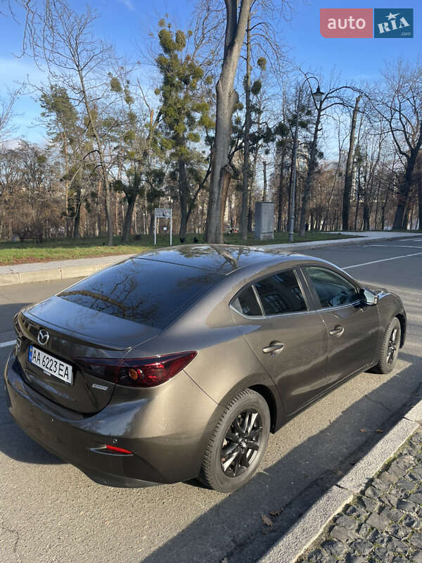 Седан Mazda 3 2015 в Києві