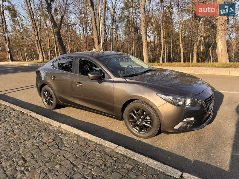Седан Mazda 3 2015 в Києві