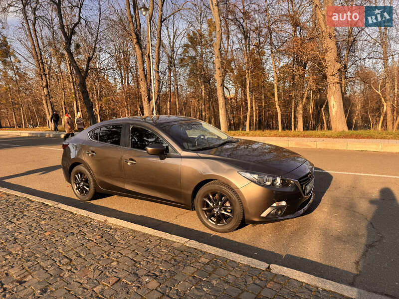 Седан Mazda 3 2015 в Києві