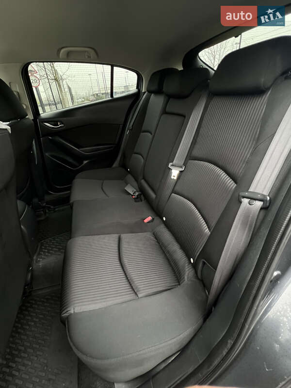 Хэтчбек Mazda 3 2015 в Мукачево