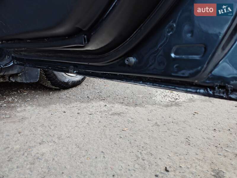 Седан Mazda 3 2006 в Ровно