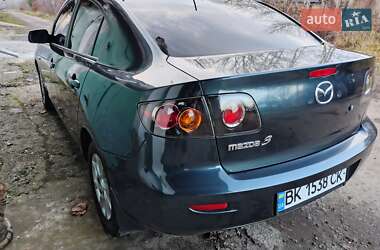 Седан Mazda 3 2006 в Ровно