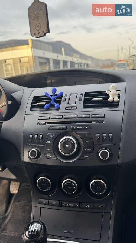 Хэтчбек Mazda 3 2011 в Хусте фото 13 Хэтчбек Mazda 3 2011 в Хусте