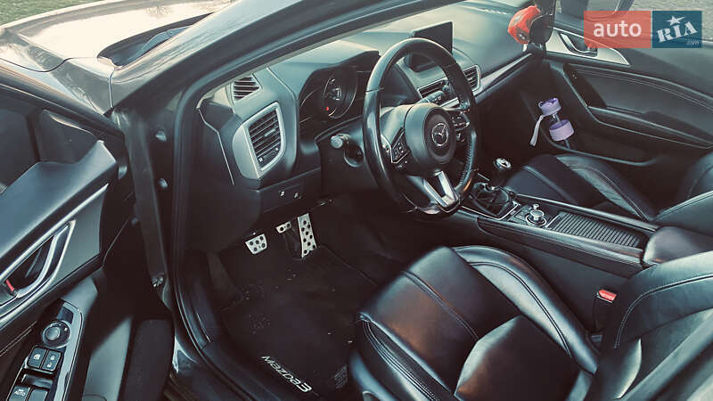 Хэтчбек Mazda 3 2017 в Киеве