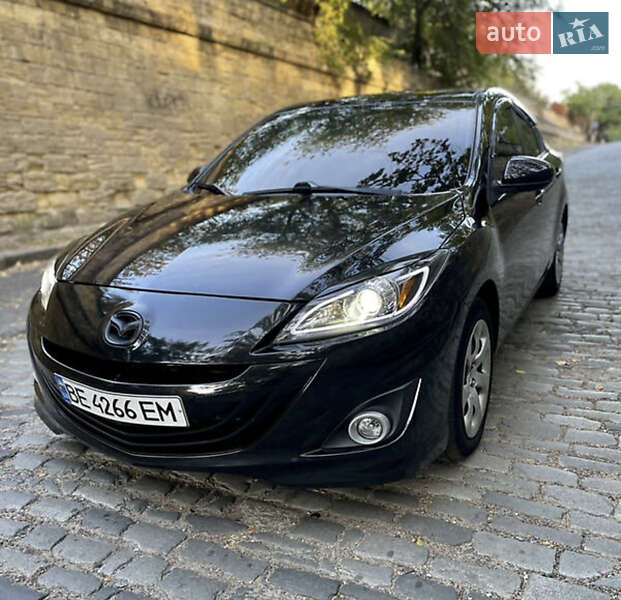 Седан Mazda 3 2012 в Николаеве