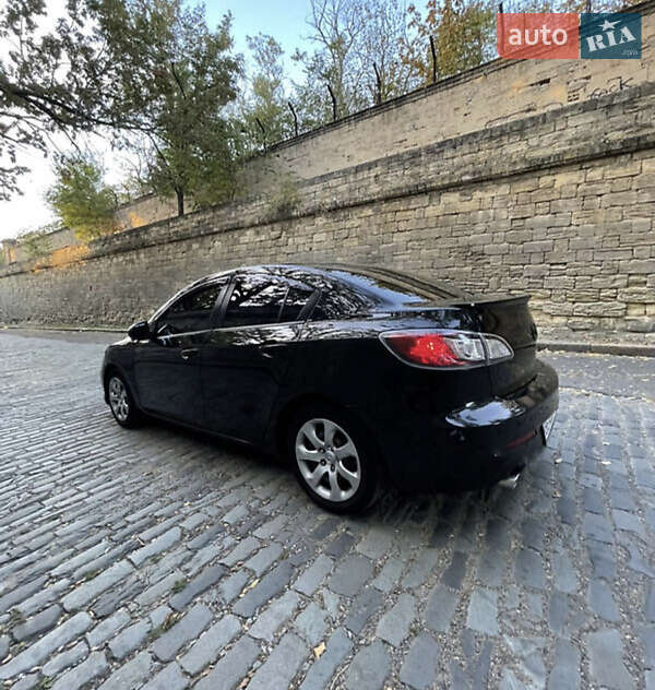 Седан Mazda 3 2012 в Николаеве