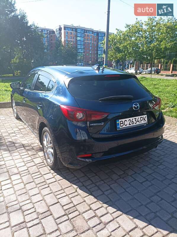 Хэтчбек Mazda 3 2017 в Калуше
