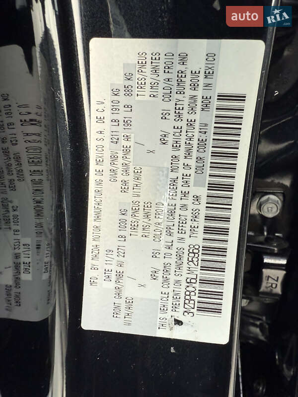 Седан Mazda 3 2019 в Киеве