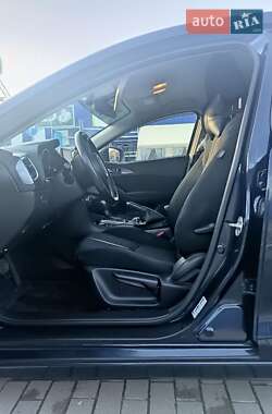 Хэтчбек Mazda 3 2017 в Калуше