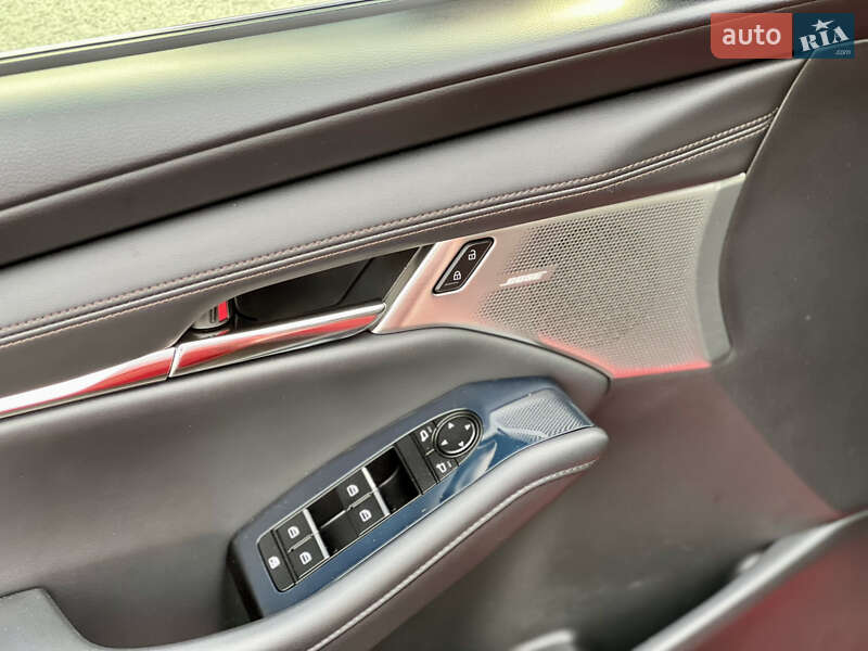 Хэтчбек Mazda 3 2019 в Киеве