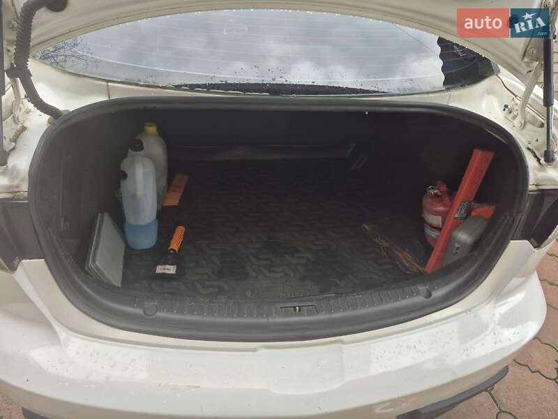 Седан Mazda 3 2010 в Виннице