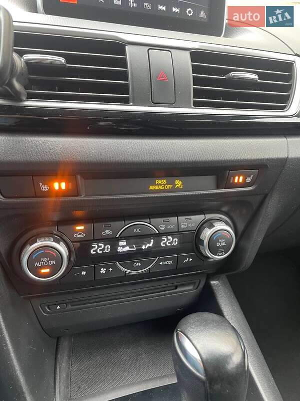 Седан Mazda 3 2014 в Киеве