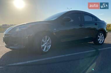 Седан Mazda 3 2010 в Ровно