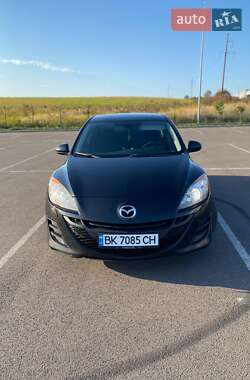 Седан Mazda 3 2010 в Ровно