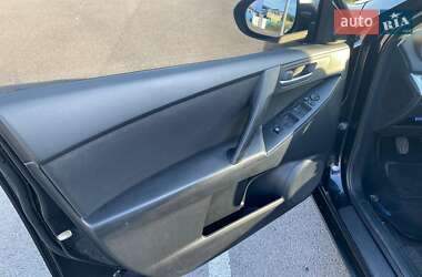 Седан Mazda 3 2010 в Ровно