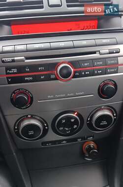 Хэтчбек Mazda 3 2007 в Луцке