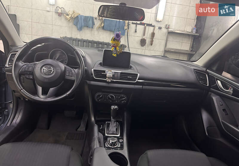 Хетчбек Mazda 3 2015 в Дніпрі