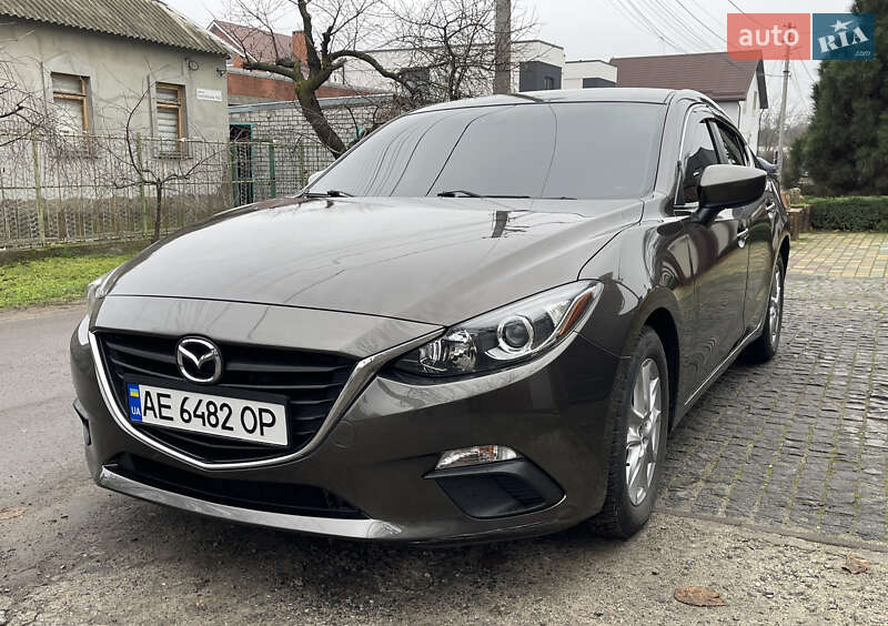 Седан Mazda 3 2016 в Днепре