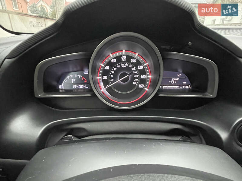Седан Mazda 3 2016 в Днепре