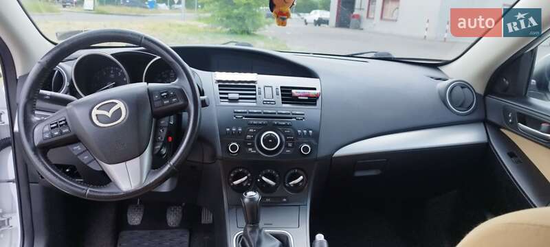 Седан Mazda 3 2012 в Киеве фото 13 Седан Mazda 3 2012 в Киеве