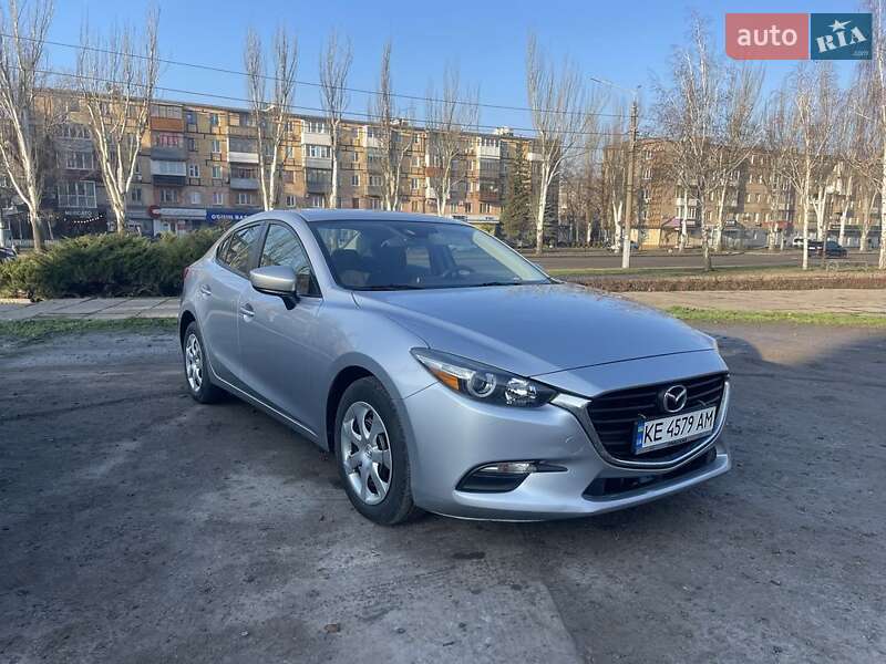Седан Mazda 3 2018 в Кривом Роге