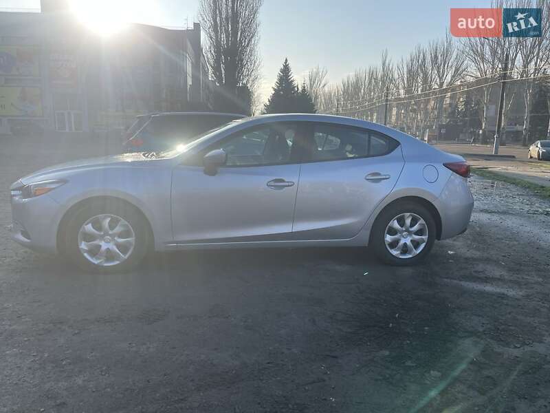 Седан Mazda 3 2018 в Кривом Роге
