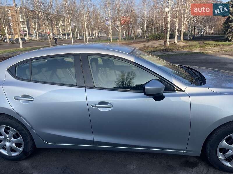 Седан Mazda 3 2018 в Кривом Роге