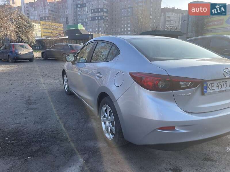 Седан Mazda 3 2018 в Кривом Роге