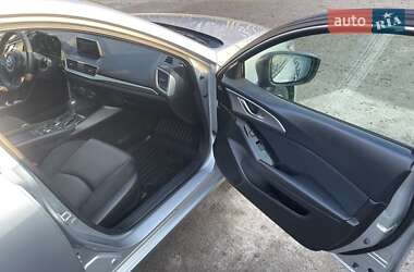 Седан Mazda 3 2018 в Кривом Роге