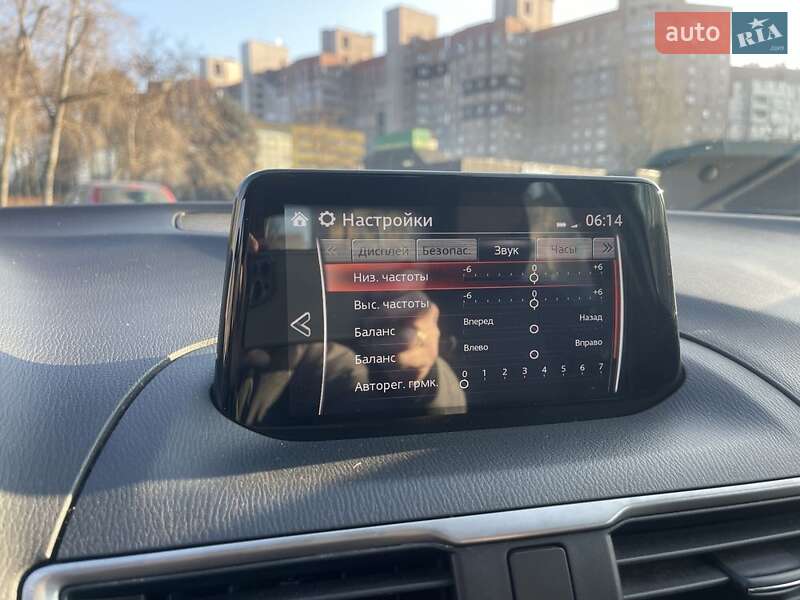 Седан Mazda 3 2018 в Кривом Роге