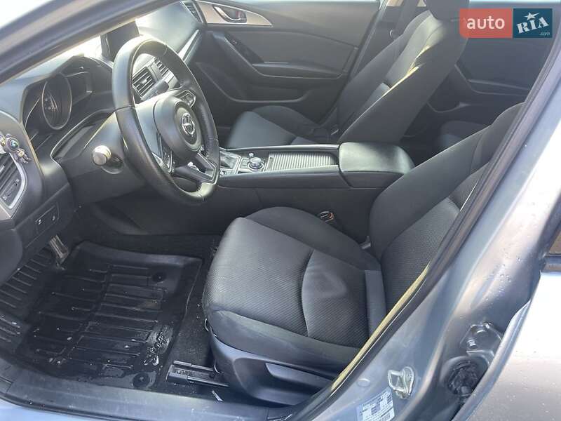 Седан Mazda 3 2018 в Кривом Роге