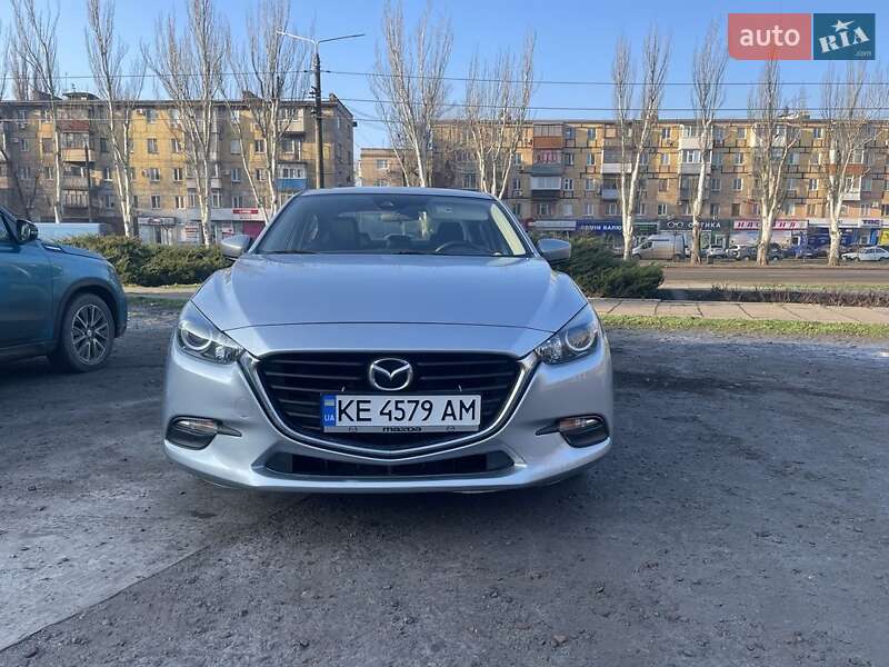 Седан Mazda 3 2018 в Кривом Роге