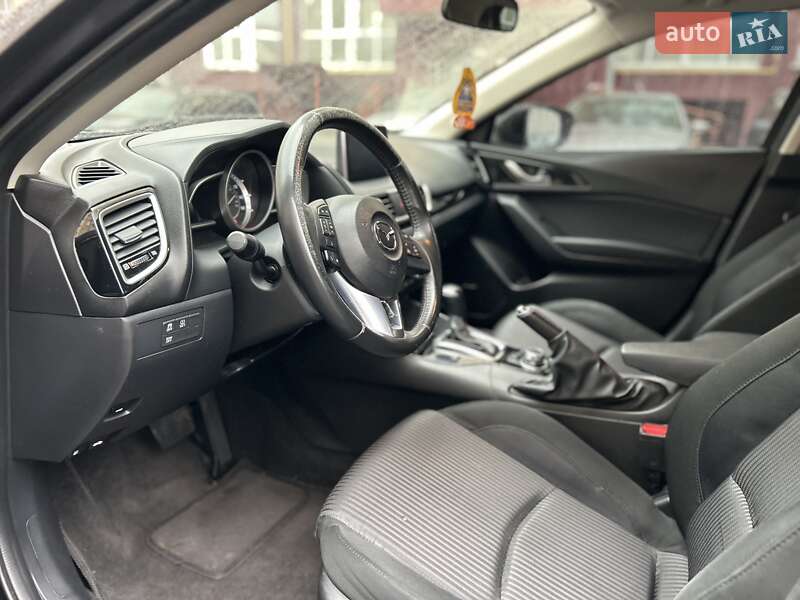 Седан Mazda 3 2015 в Киеве