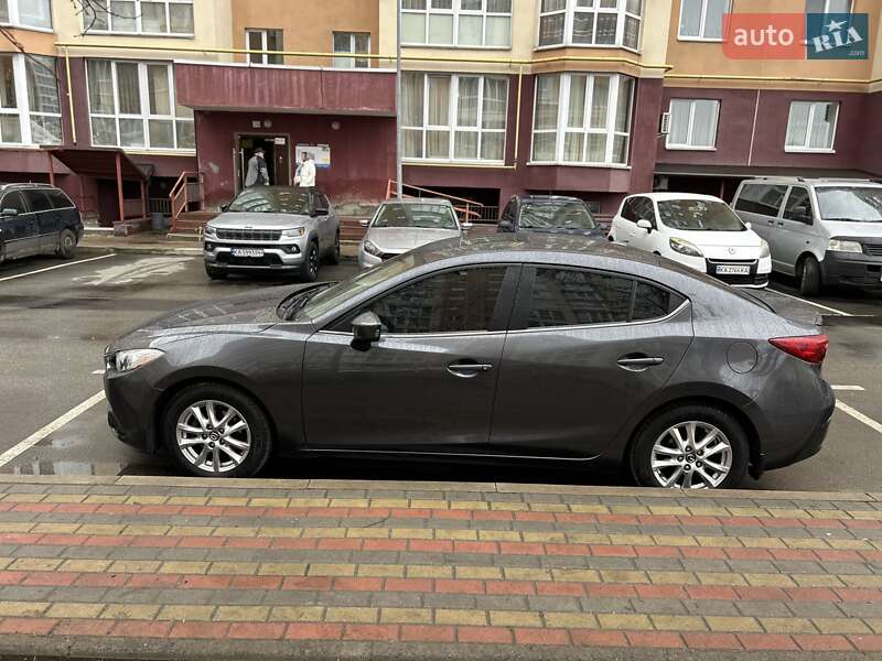 Седан Mazda 3 2015 в Киеве