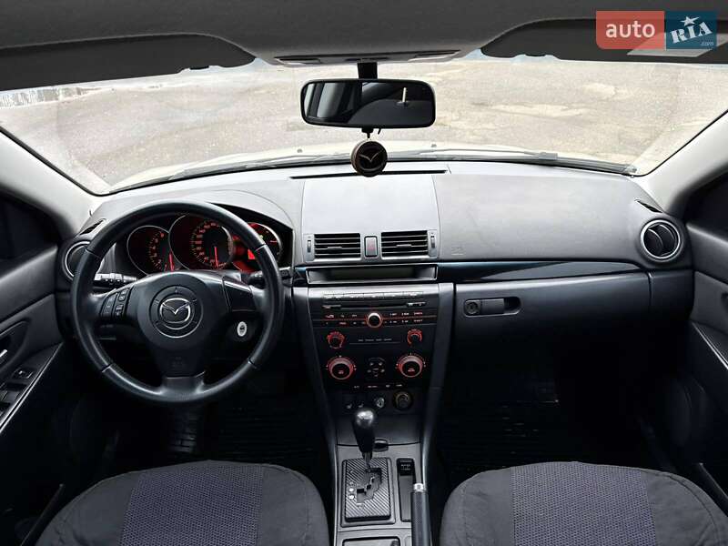 Седан Mazda 3 2005 в Николаеве