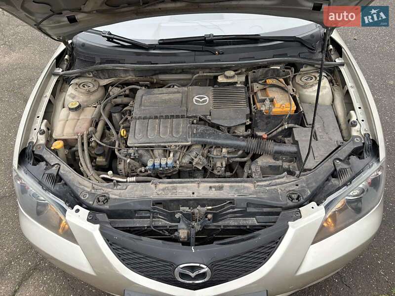 Седан Mazda 3 2005 в Николаеве