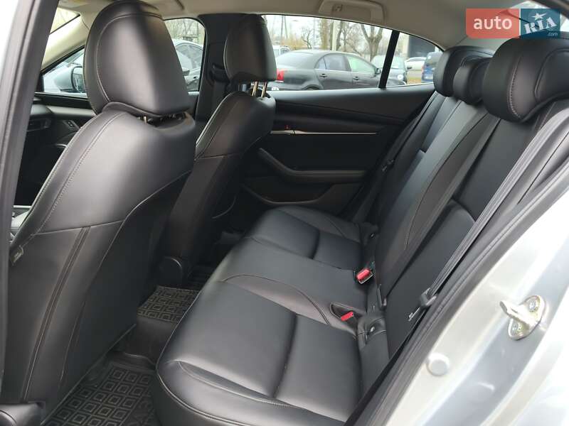 Седан Mazda 3 2019 в Днепре