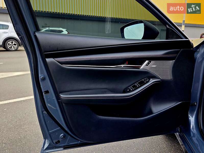 Седан Mazda 3 2023 в Киеве