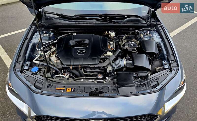 Седан Mazda 3 2023 в Киеве