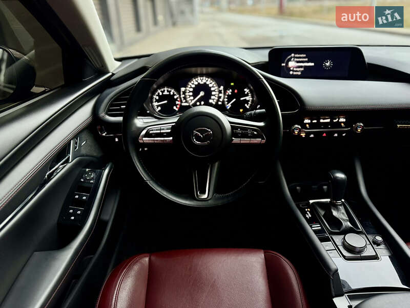 Седан Mazda 3 2023 в Киеве