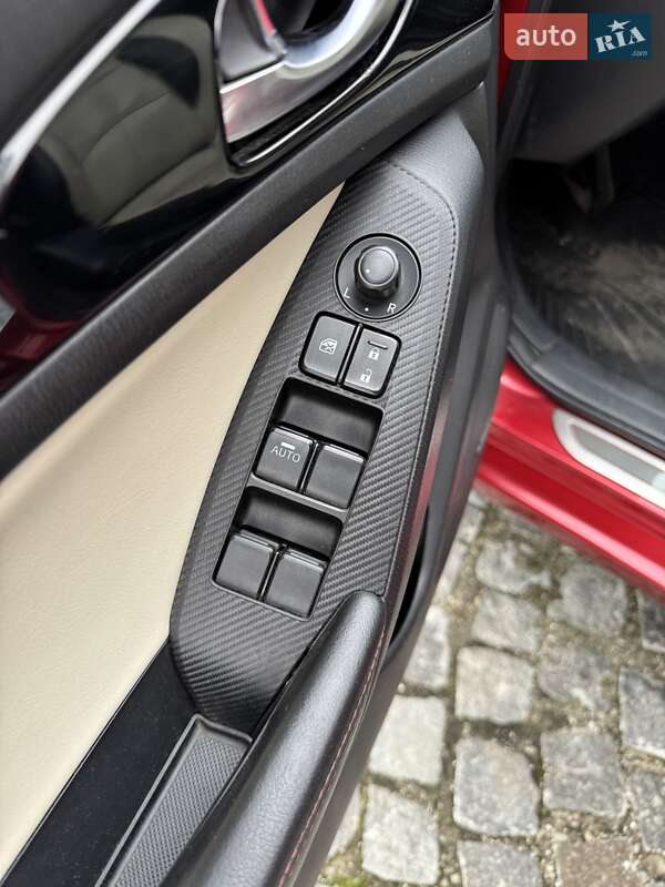 Хэтчбек Mazda 3 2013 в Днепре