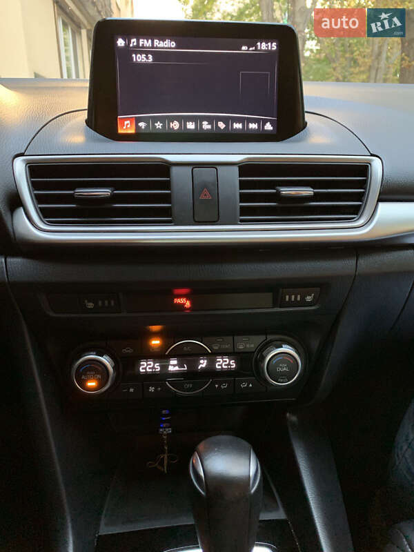 Седан Mazda 3 2018 в Одесі